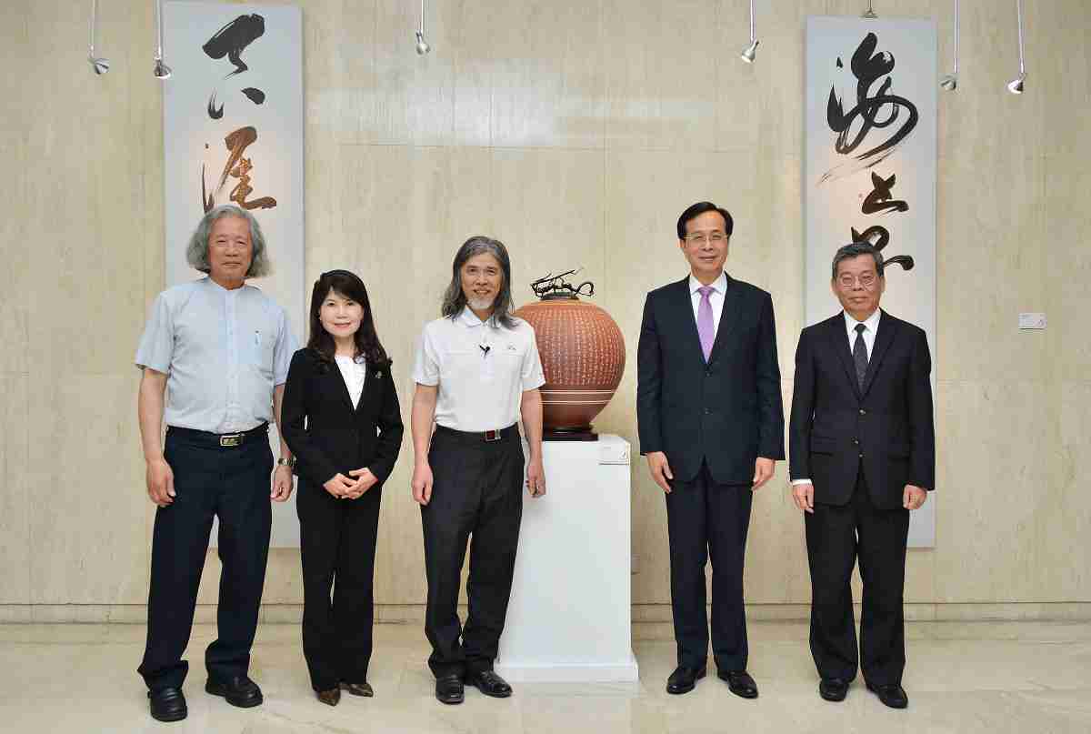 第一銀行深耕本土藝術　推出「舞墨刀韻 郭瑞聰藝術創作展」，共一張圖