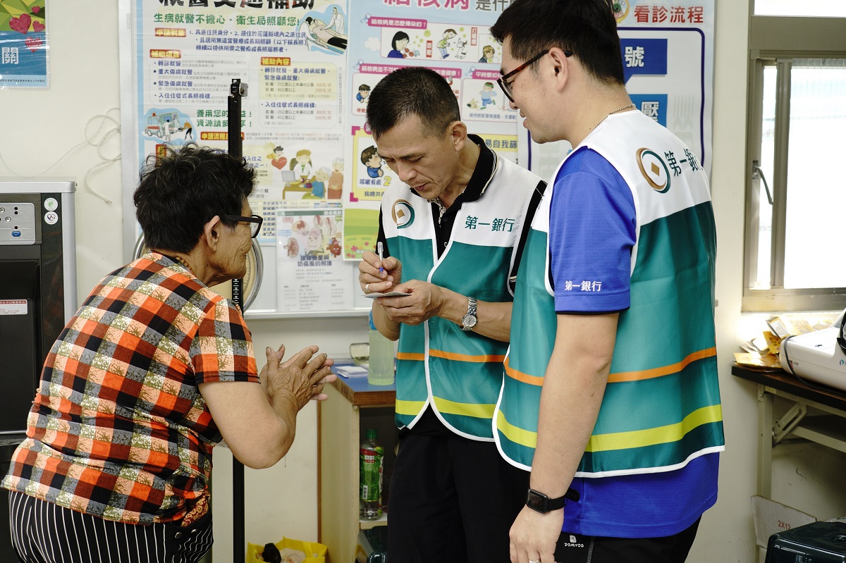 一銀攜手門諾醫院舉辦花蓮義診 愛心暖男助偏鄉長者修屋2/3